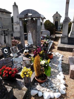 Cmentarz Saint-Chéron: jak widać, tak się dziś grzebie nie tylko w Rosji